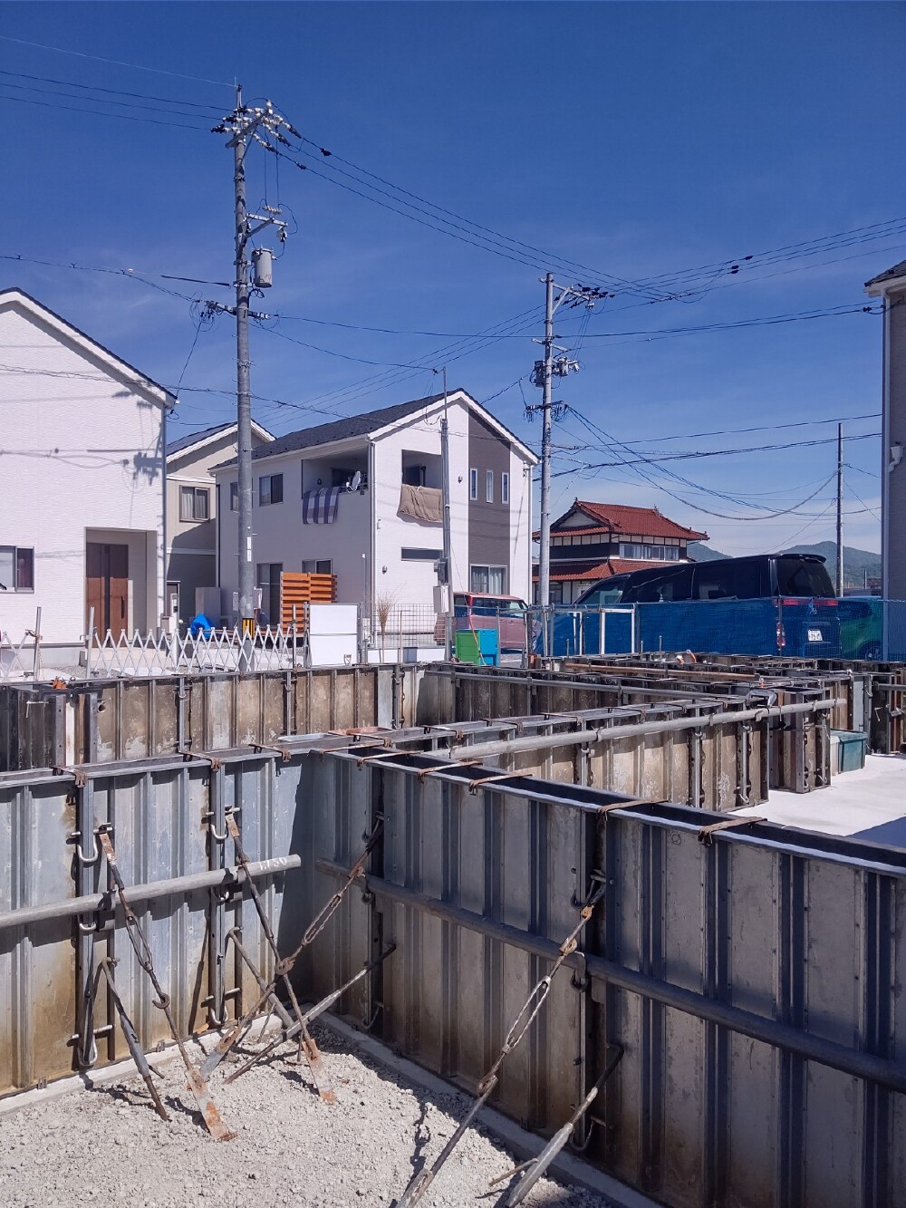 立上り施工中