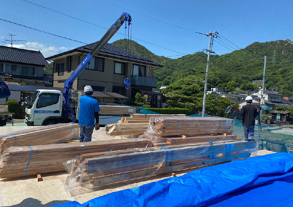 上棟部材搬入
