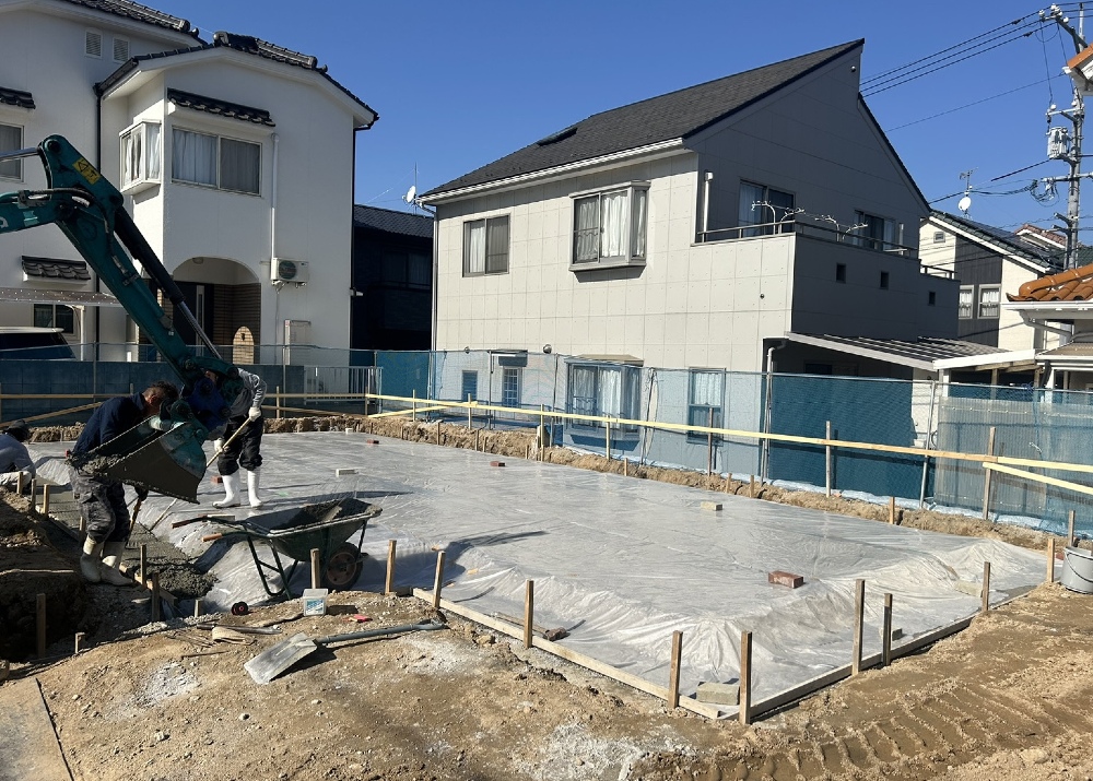 基礎工事着工中