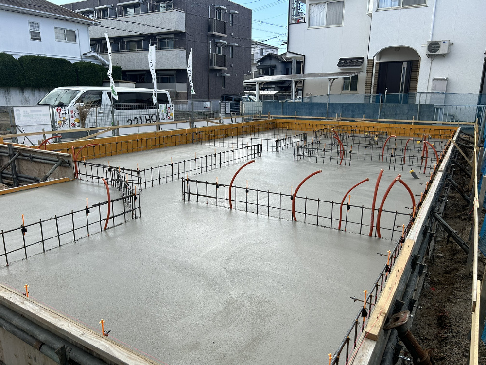 ベースコン打設