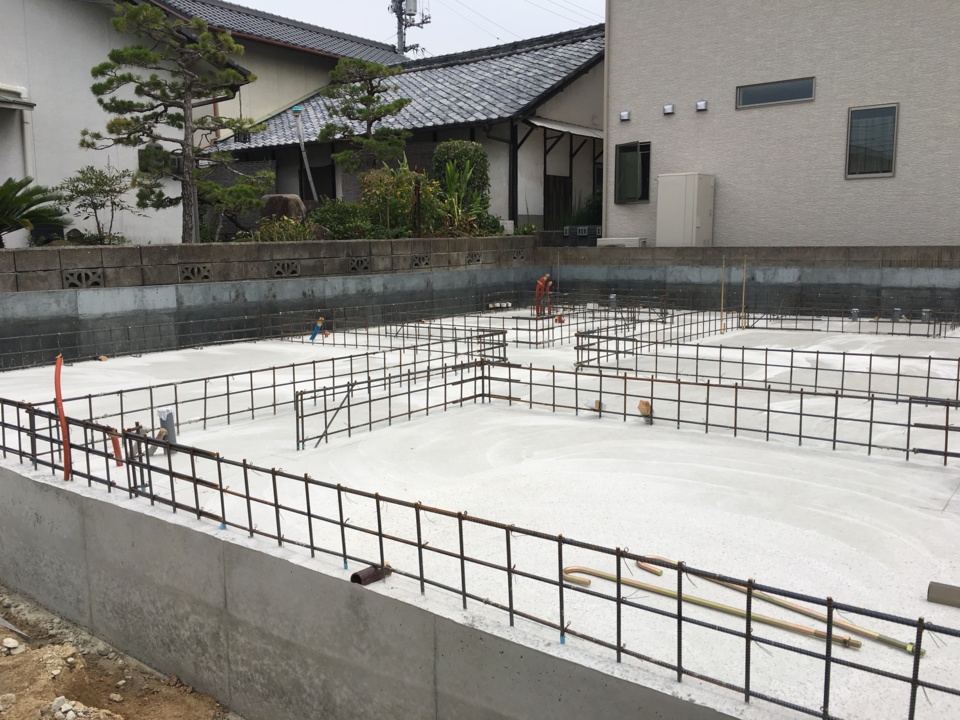 もう少しで基礎も完成です。